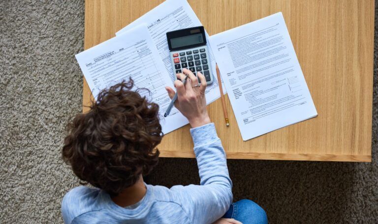 Deducción por ayuda doméstica en la Declaración de la Renta 2024: regiones y requisitos