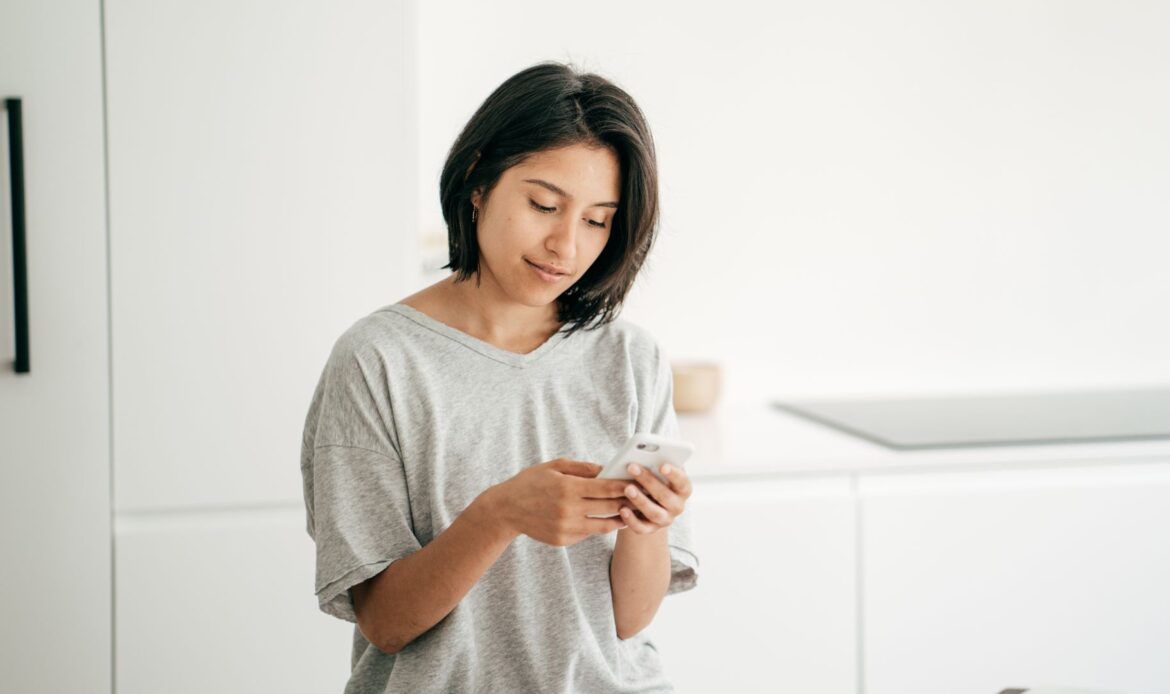 Digitalización del hogar: apps para gestionar tareas y comunicarte con tu empleada del hogar
