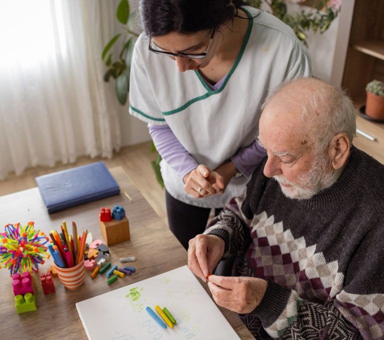 Cómo adaptar el hogar para una persona con alzheimer: consejos claves para un entorno seguro y cálido
