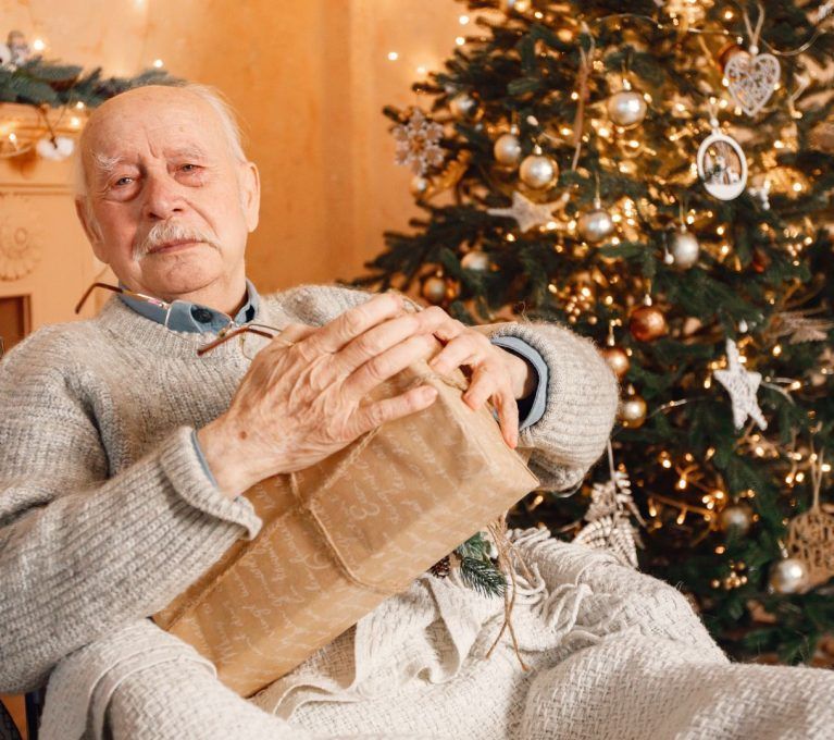 Los Mejores regalos para personas mayores de 80 años