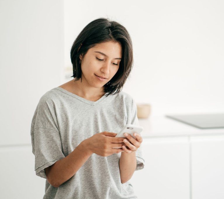 Digitalización del hogar: apps para gestionar tareas y comunicarte con tu empleada del hogar